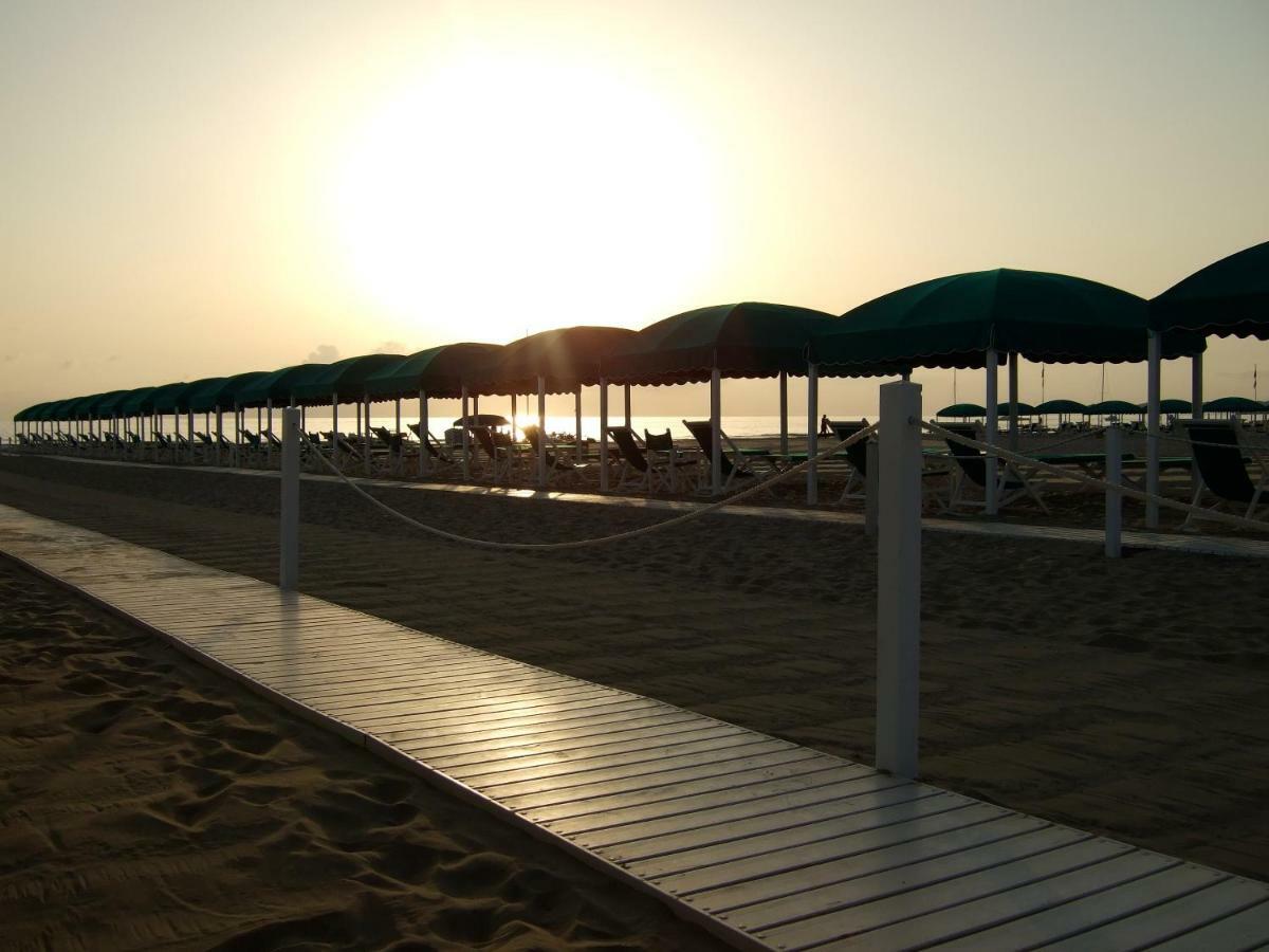 Villa Italy Marina di Pietrasanta Buitenkant foto